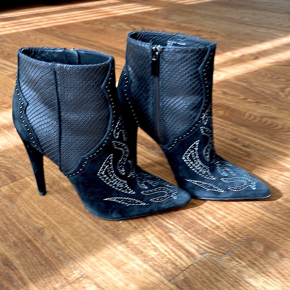 BCBGMaxazria Women’s Studded Jazleen Zipped Ankle Booties